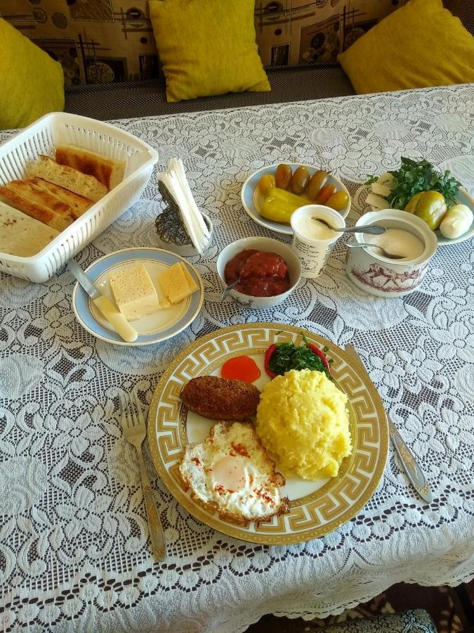 Nnn Guest House กอริส ภายนอก รูปภาพ